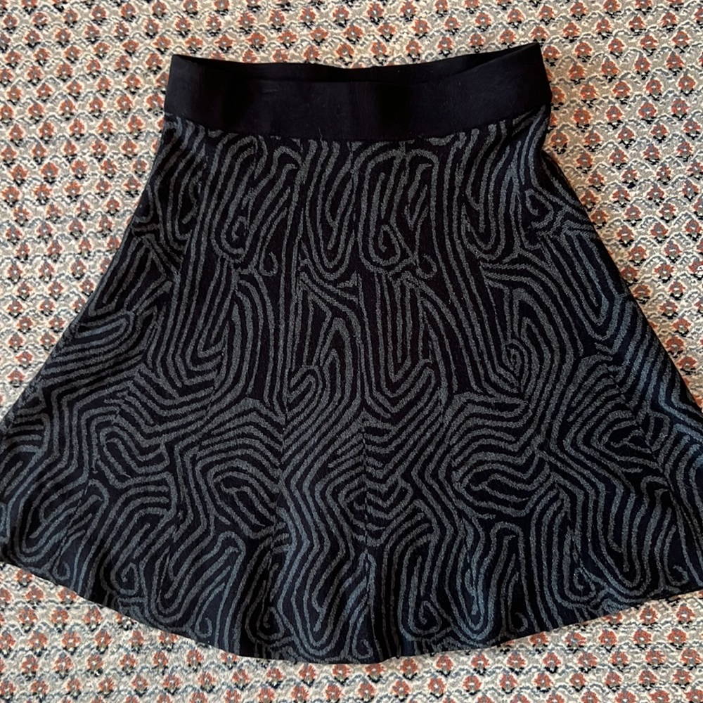 EUC Alfani Petit Knit Black and Grey A-line Midi Skirt Size P/S - Picture 8 of 10